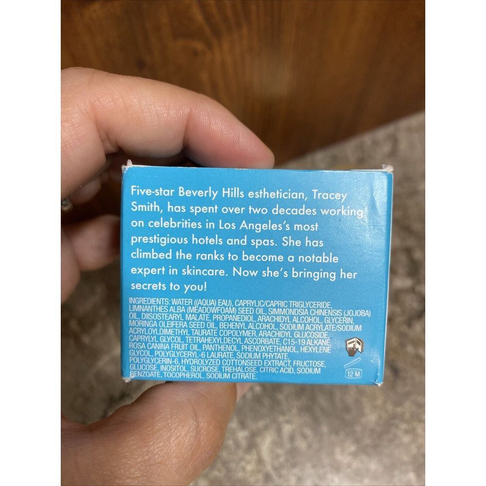 DIVINE BLISS Beverly Hills Eye Cream -Vitamin C & Cottonseed by Tracy Smith - Picture 4 of 4